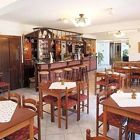 Hotel Fourkos 2*