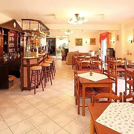 Hotel Fourkos 2*